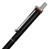 Rotring 700 üst gövde yakın çekim, top başlı krom klips ve başlık altındaki kırmızı halka