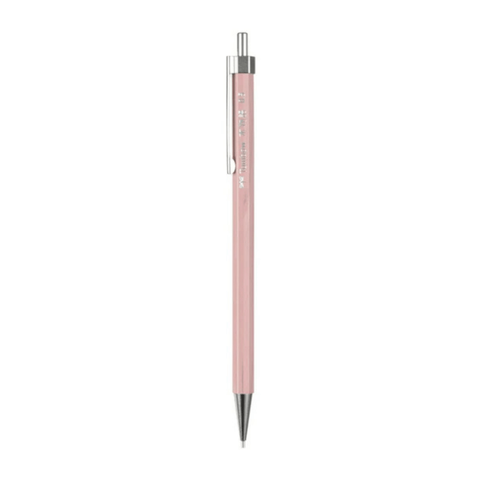 Tombow Ki-Monogatari pembe ahşap gövde, dik konumda tam boy, gümüş klips ve koni metal uç