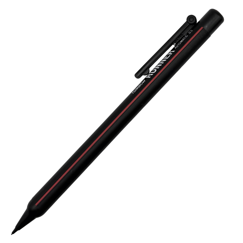 Tombow Runner vintage versatil kalem siyah gövde ve kırmızı şerit, tam boy açılı, 0.5 mm