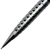 Tombow Vintage Versatil Kalem alt gövde ve konik uç yakın çekim, kabartma desen ile Tombow etiketi