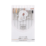 Uni-Ball One Fika Color jel kalem seti kutusunda, sekiz renk 0.38 mm, kapakta çiçek ve kahve çizimi