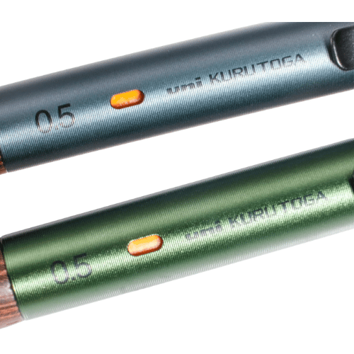 Uni Kuru Toga Wood gövdesindeki 0.5 yazısı ve turuncu gösterge noktası yakın çekim, gri ve yeşil